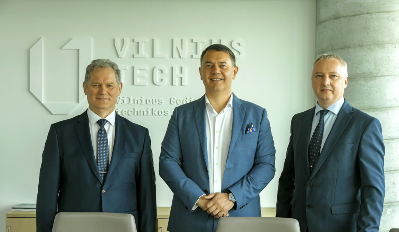 Universiteto ir verslo partnerystė: skirtos stipendijos pažangiausiųjų talentui skatinti